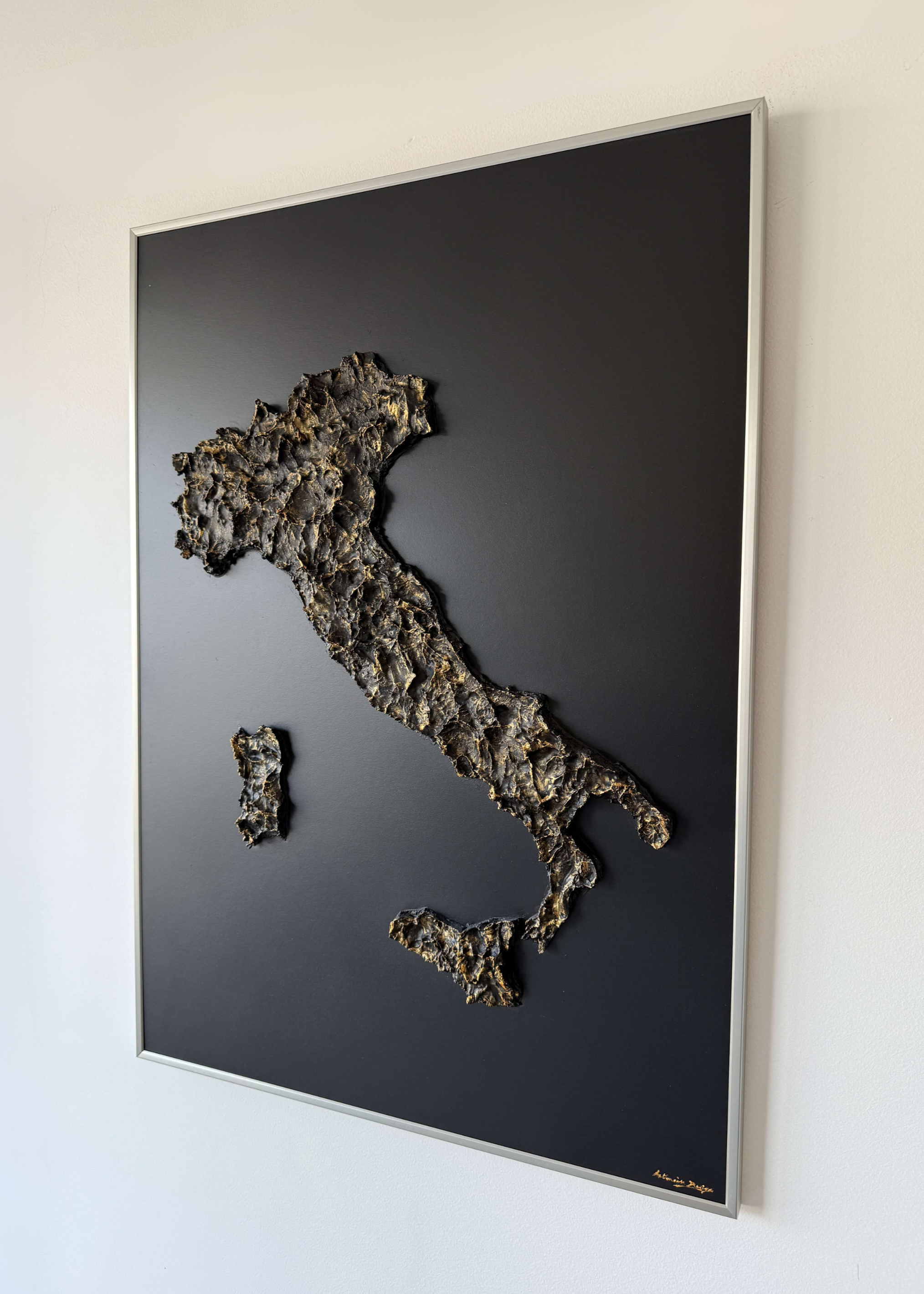 Italy relief map table