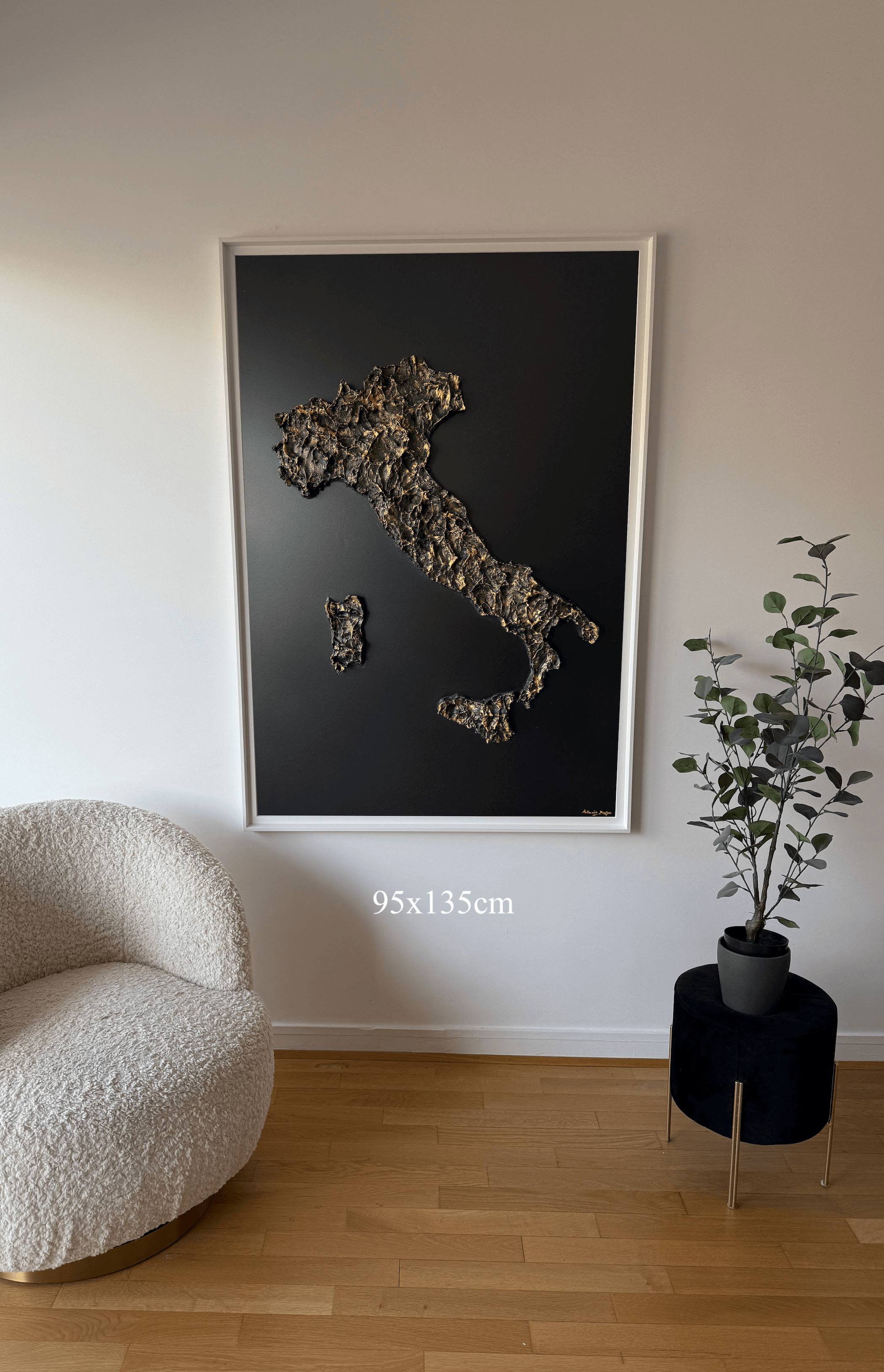 Italy relief map table