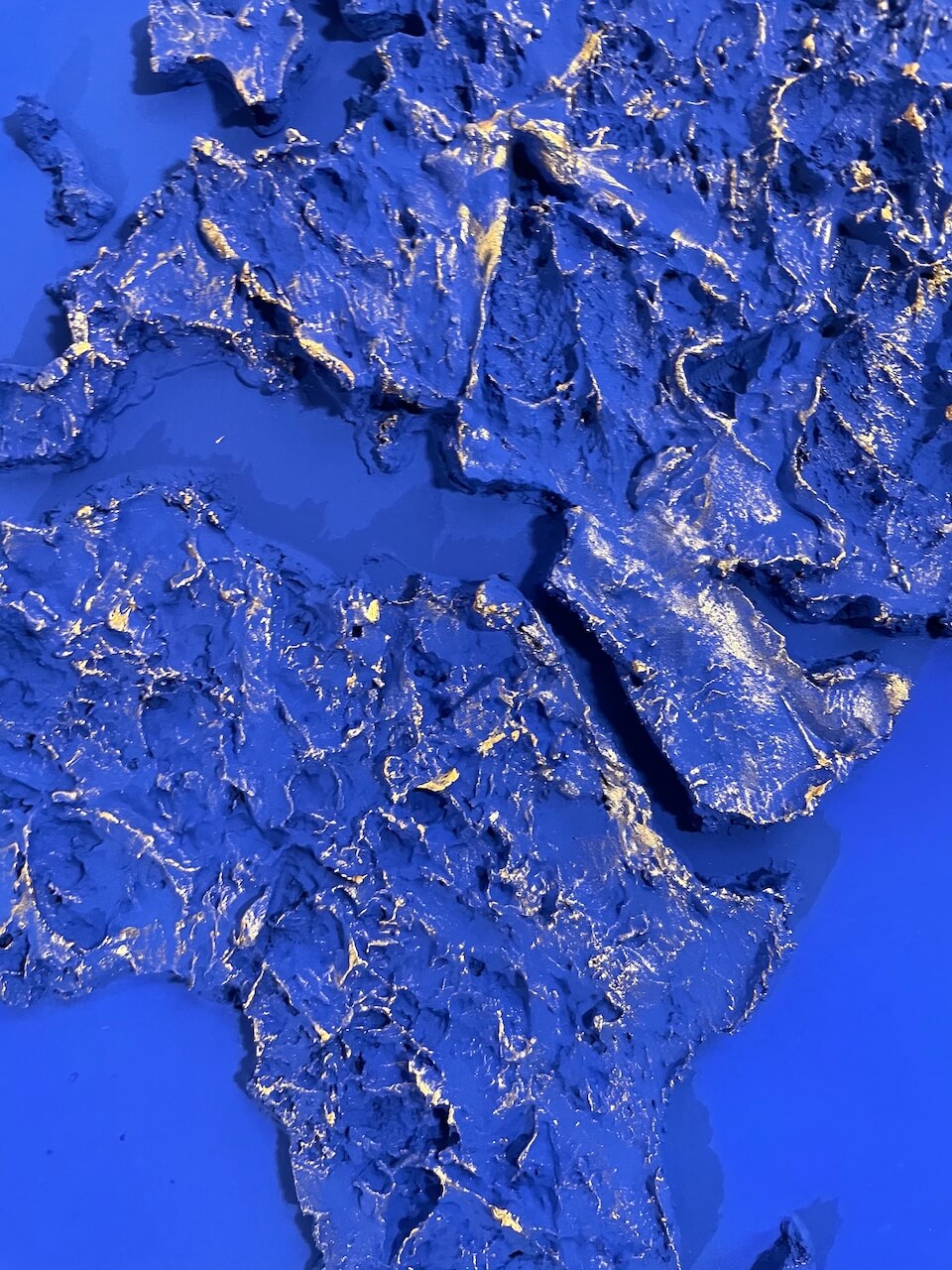 Klein Blue Relief World Map Table