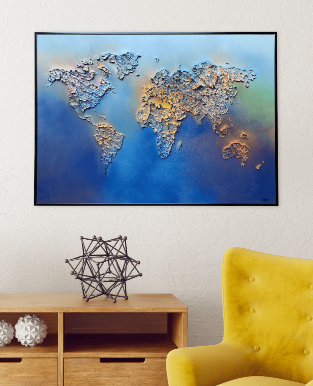 tableaau de mappemonde en relief corail, 50x70cm. dans un décor moderne