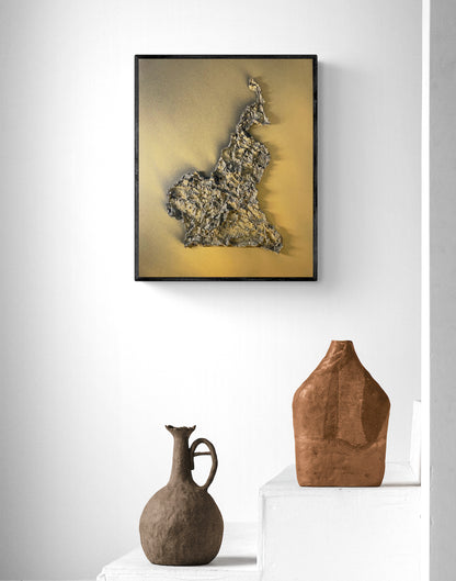 Tableau du cameroun en relief noir et doré