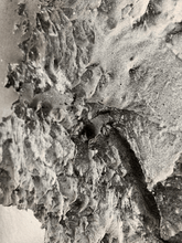 Charger l&#39;image dans la galerie, Zoom sur le relief du tableau mappemonde black &amp; white 70x100cm
