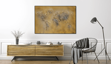 Charger l&#39;image dans la galerie, tableau en relief laurie, format 70x100cm mis dans décor blanc moderne
